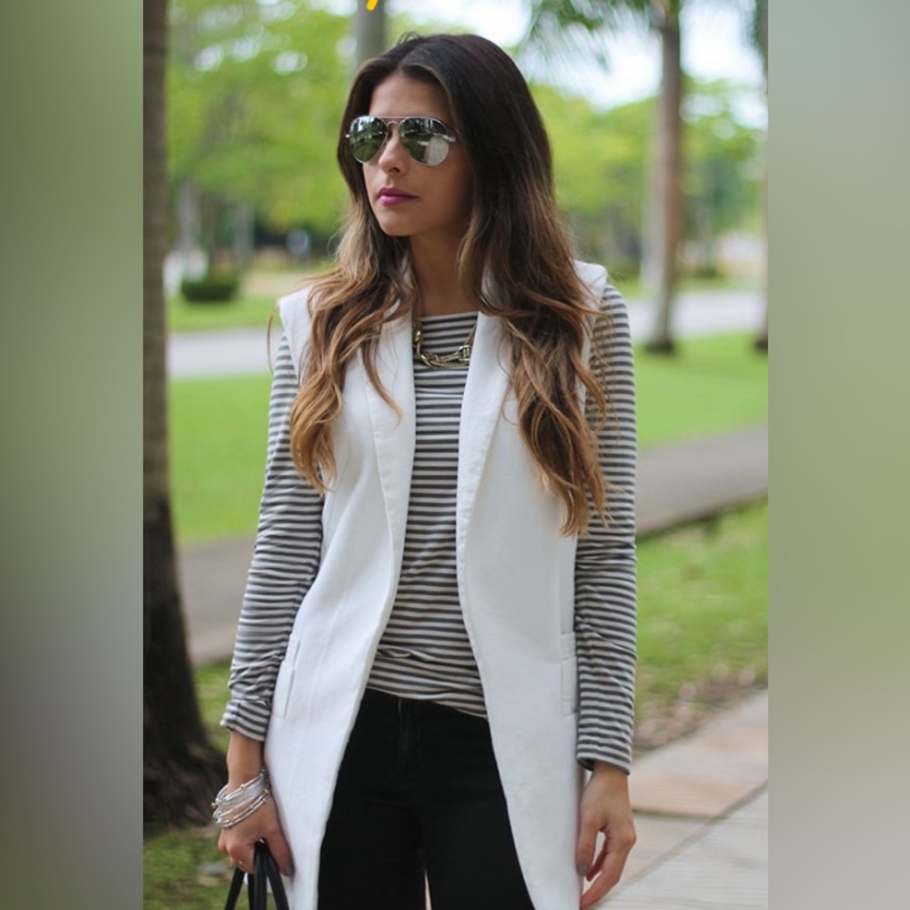 Banana Republic Women's White Sleeveless Blazer size XS